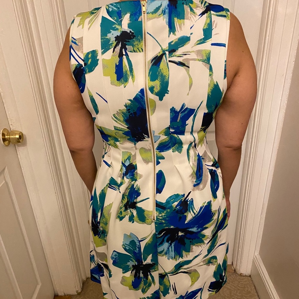 Dress! - Picture 2 of 3